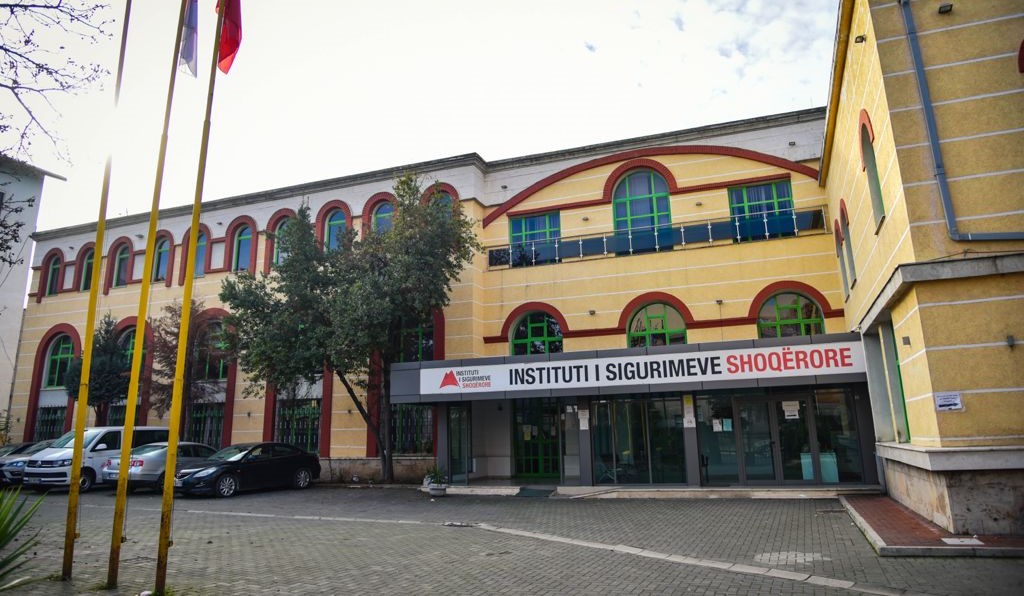 Thellohet deficiti i pensioneve, shkak informaliteti i pagave
